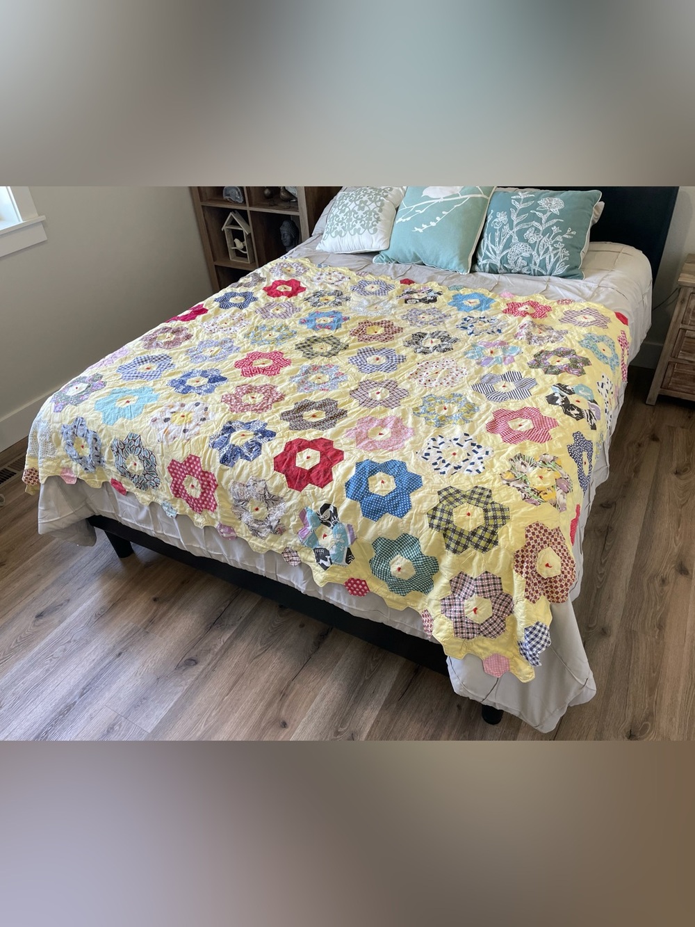 Vintage 1930s Grandmothers Flower Garden Antique Quilt Butter Yellow Hexagon